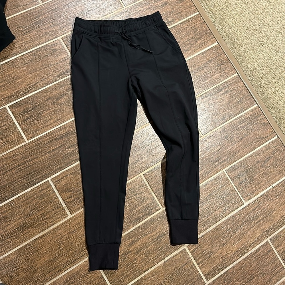 Mono b black joggers NWOT size large